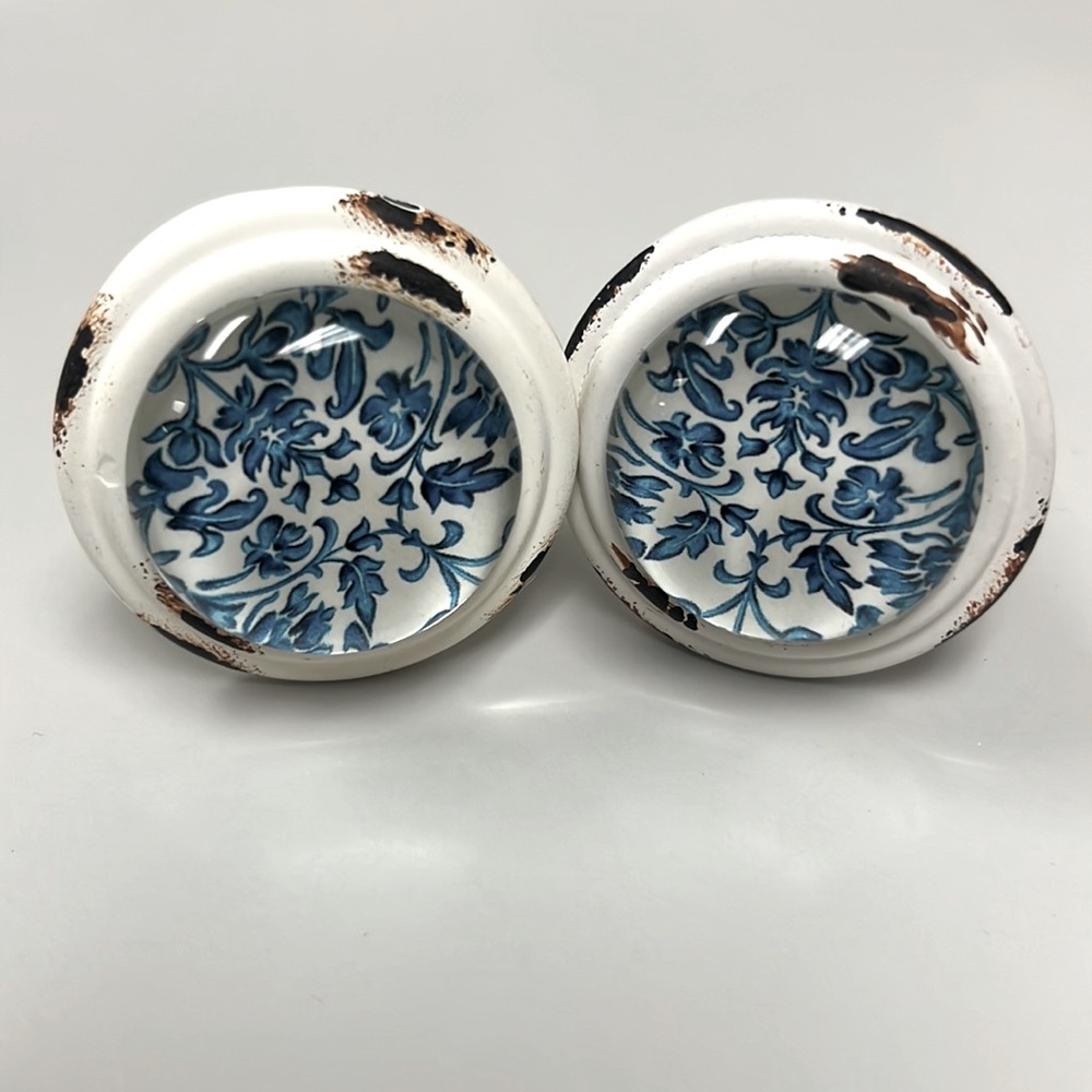 Vintage door knobs/handles pair of (2)